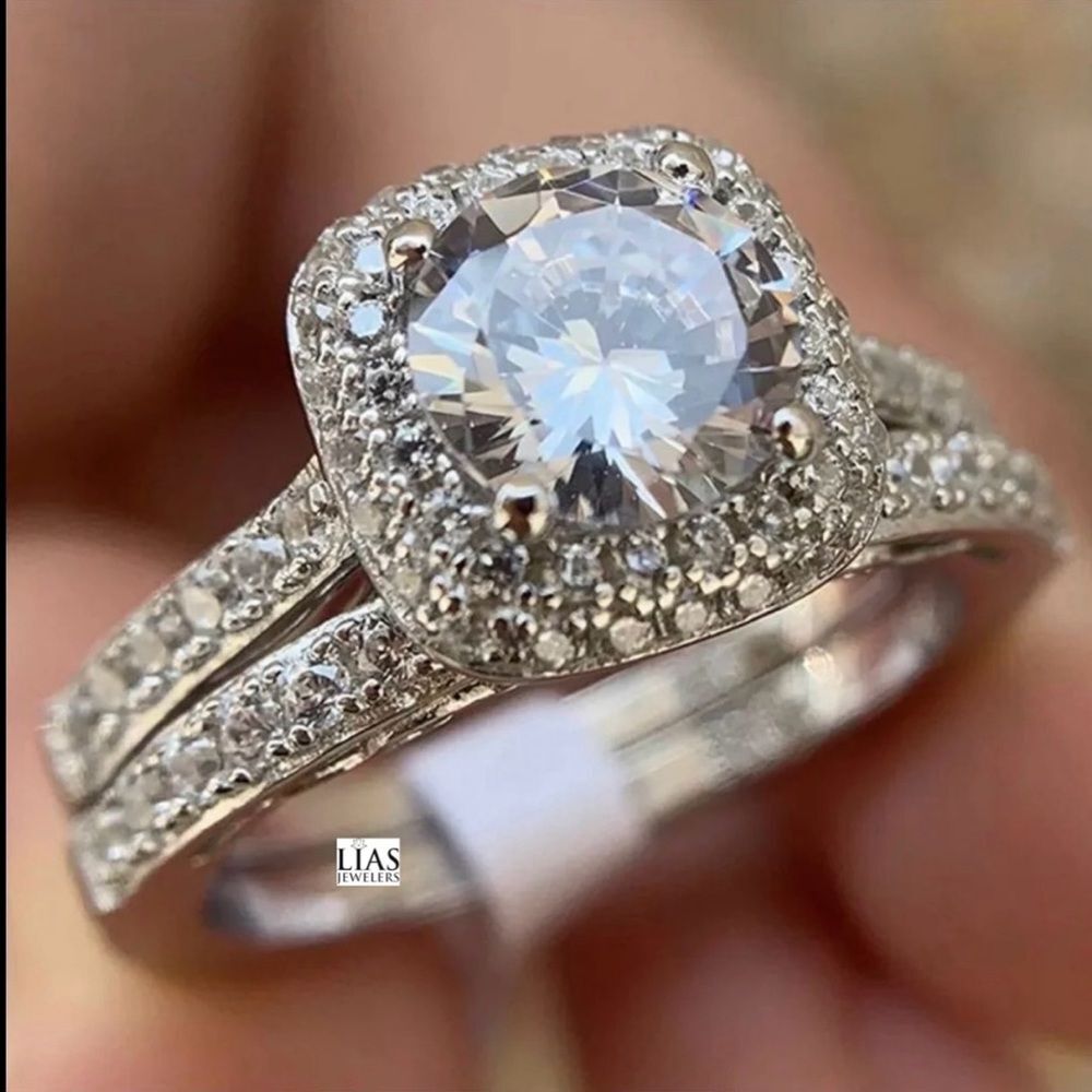 New 18k white gold wedding ring set